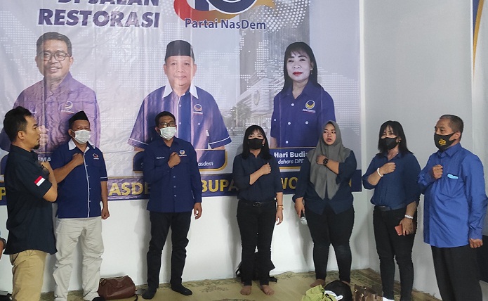 Acara peringatan HUT ke-10 Partai NasDem di Sekretariat NasDem Wonogiri, Bulusulur, Jawa Tengah, Kamis (11/10). 