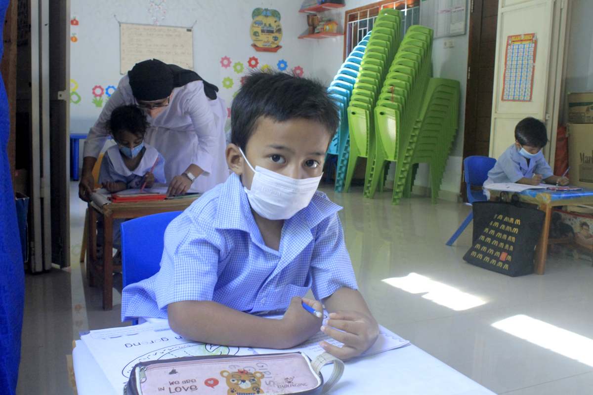 Siswa PAUD Madre Arcuci, Kelurahan Liliba, Kota Kupang, Nusa Tenggara Timur, mengikuti pembelajaran tatap muka (PTM) terbatas, Sabtu (2/10).