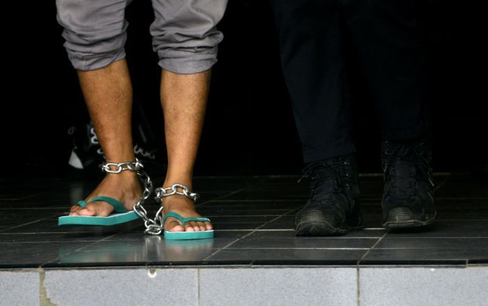 Ilustrasi: Ivan Victor Dethan, tersangka pembunuh serma TNI AD diserahkan ke Kejari Kota Depok untuk disidangkan, Selasa (23/11/2021)