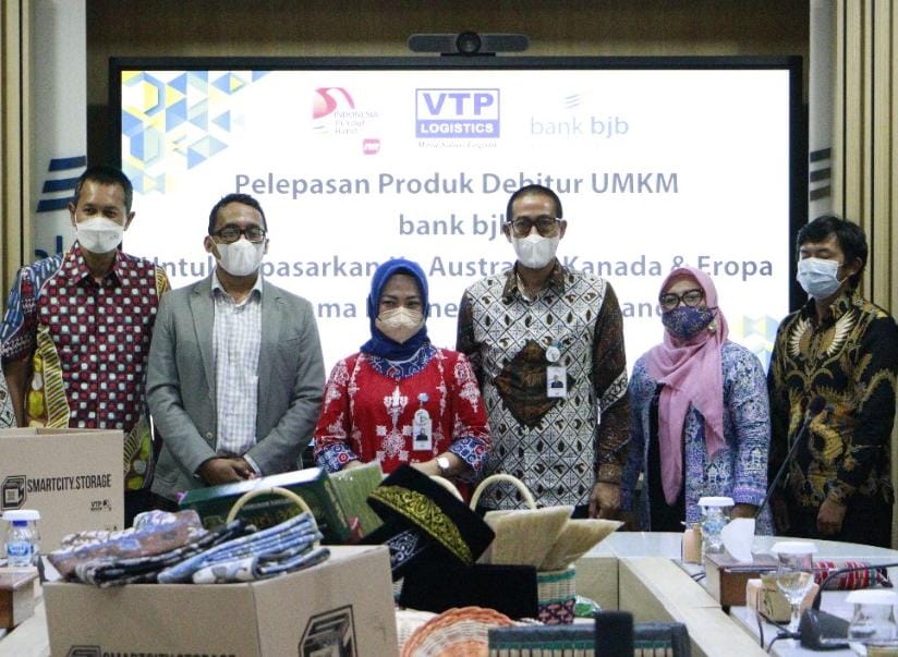 Bank bjb melepas ekspor produk debitur ke pasar Australia, Eropa, dan Kanada.