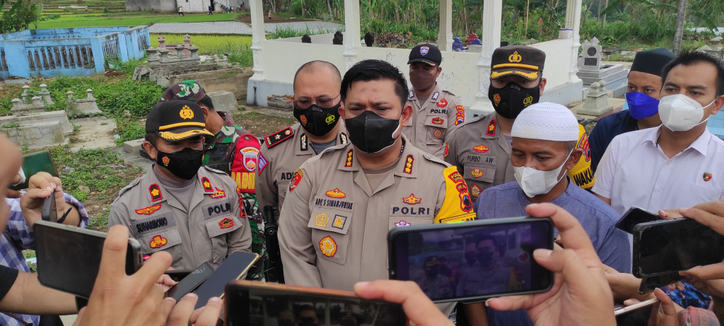 Kapolresta Surakarta Kombes Ade Safri Simanjuntak memberikan keterangan perkembangan kasus tewasnya Gilang Endi. 