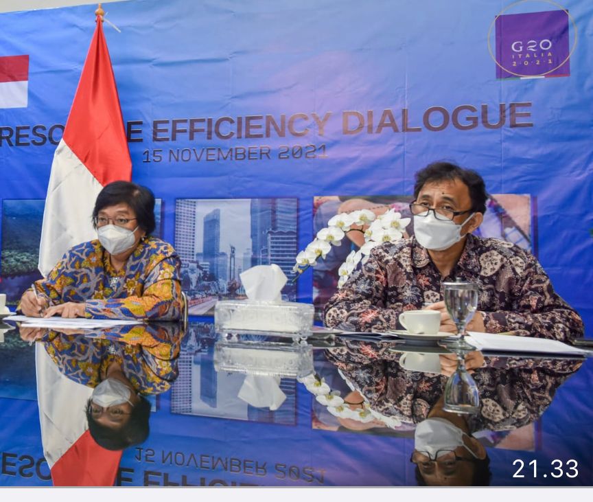Menteri LHK RI Siti Nurbaya memberi sambutan pada rapat akhir sesi Resource Efficiency Dialogue kepemimpinan atau G20 Presidensi Italia.