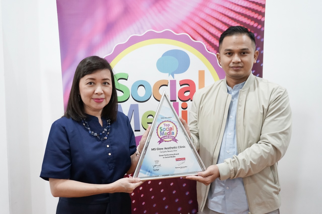 MS Glow Aesthetic Clinic memperoleh penghargaan nasional sebagai Top Social Media Award 2021.