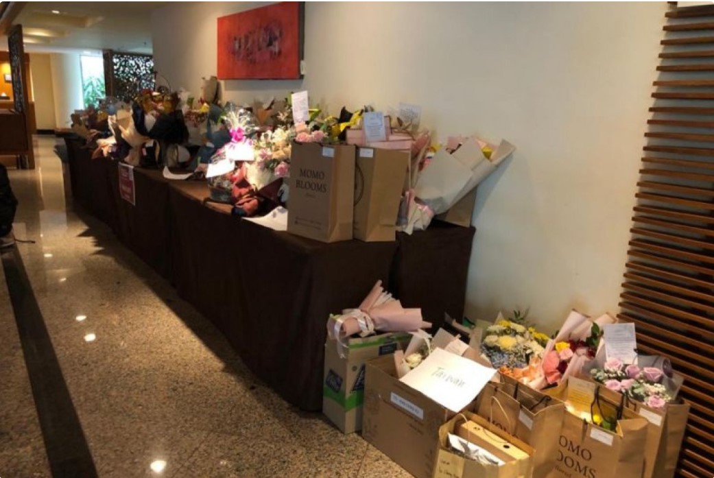 Kado dari para penggemar untuk para pebulu tangkis di Indonesia Badminton Festival menumpul di Hotel Westin Resort Nusa Dua, Bali.