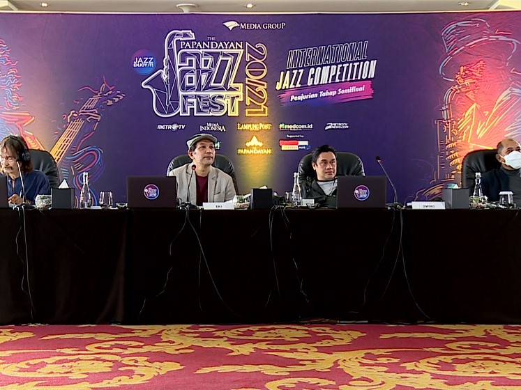 Dewan juri terdiri dari Dwiki Dharmawan, Eq Puradireja, Venche Manuhutu, dan seniman senior Bandung, Hari Pochang.