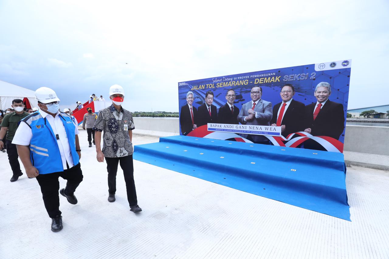 Ganjar Pranowo Sebut Tol Semarang-Demak Bisa Selesaikan 2 Masalah Ini