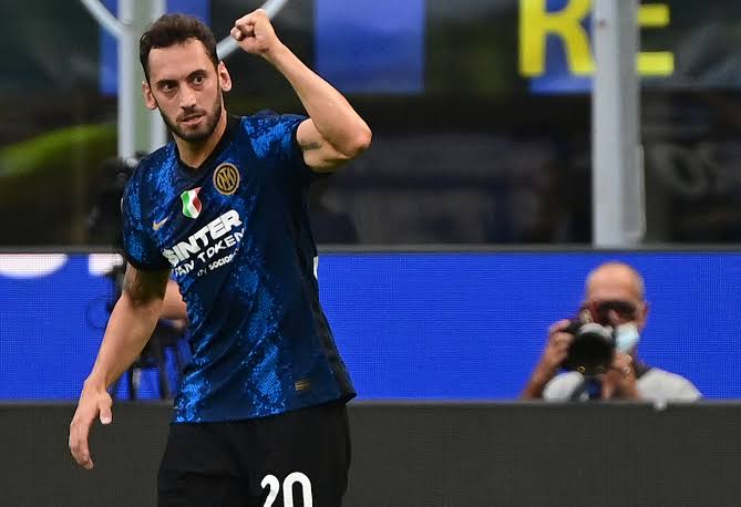 Calhanoglu Ungkap Alasannya Berkhianat ke Inter Milan