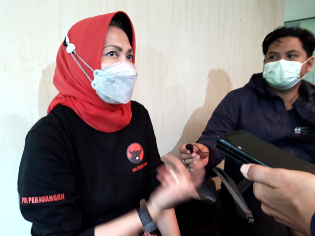 Wali Kota Batu Dewanti Rumpoko 