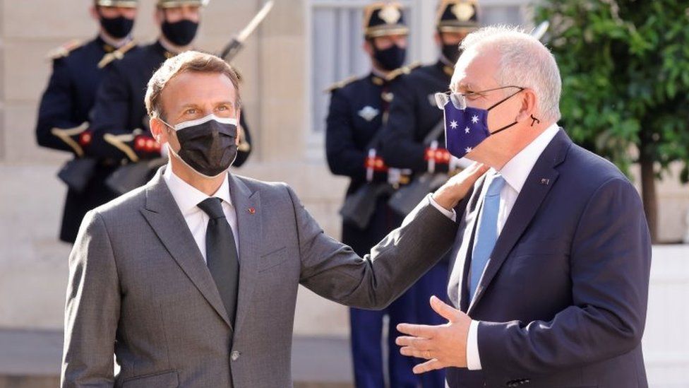  Presiden Prancis Emmanuel Macron dan Perdana Menteri Australia Scott Morrison.