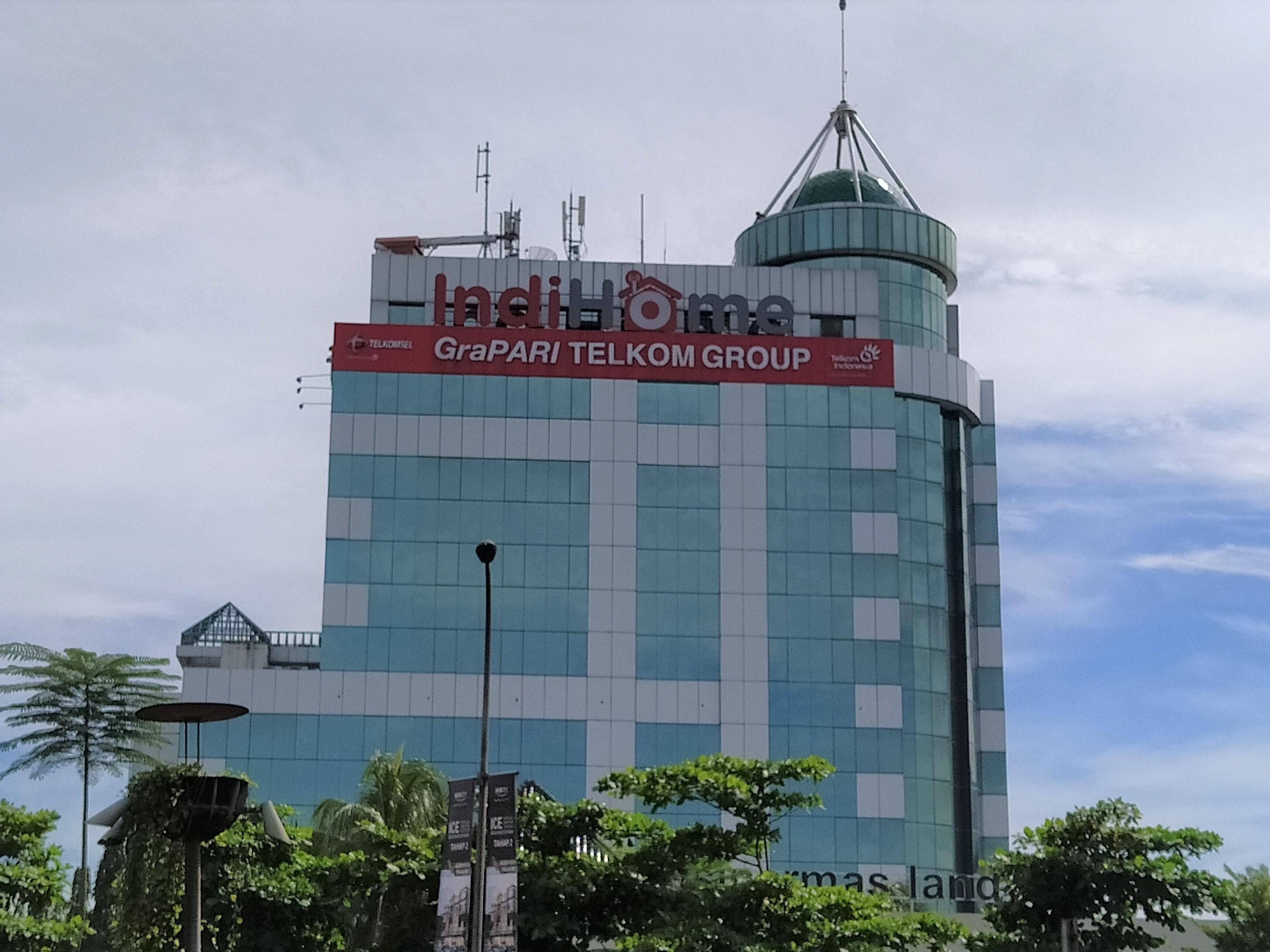Gedung Telkom, Grapari, Indihome.