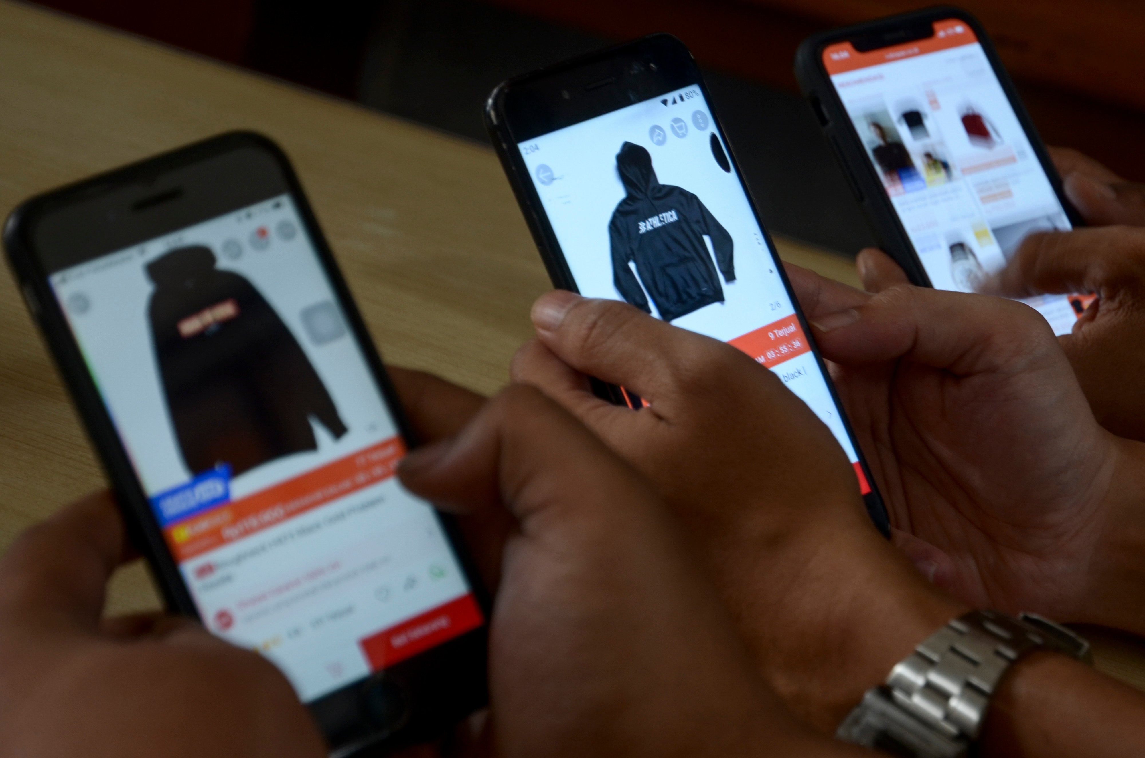 Aplikasi jual beli daring