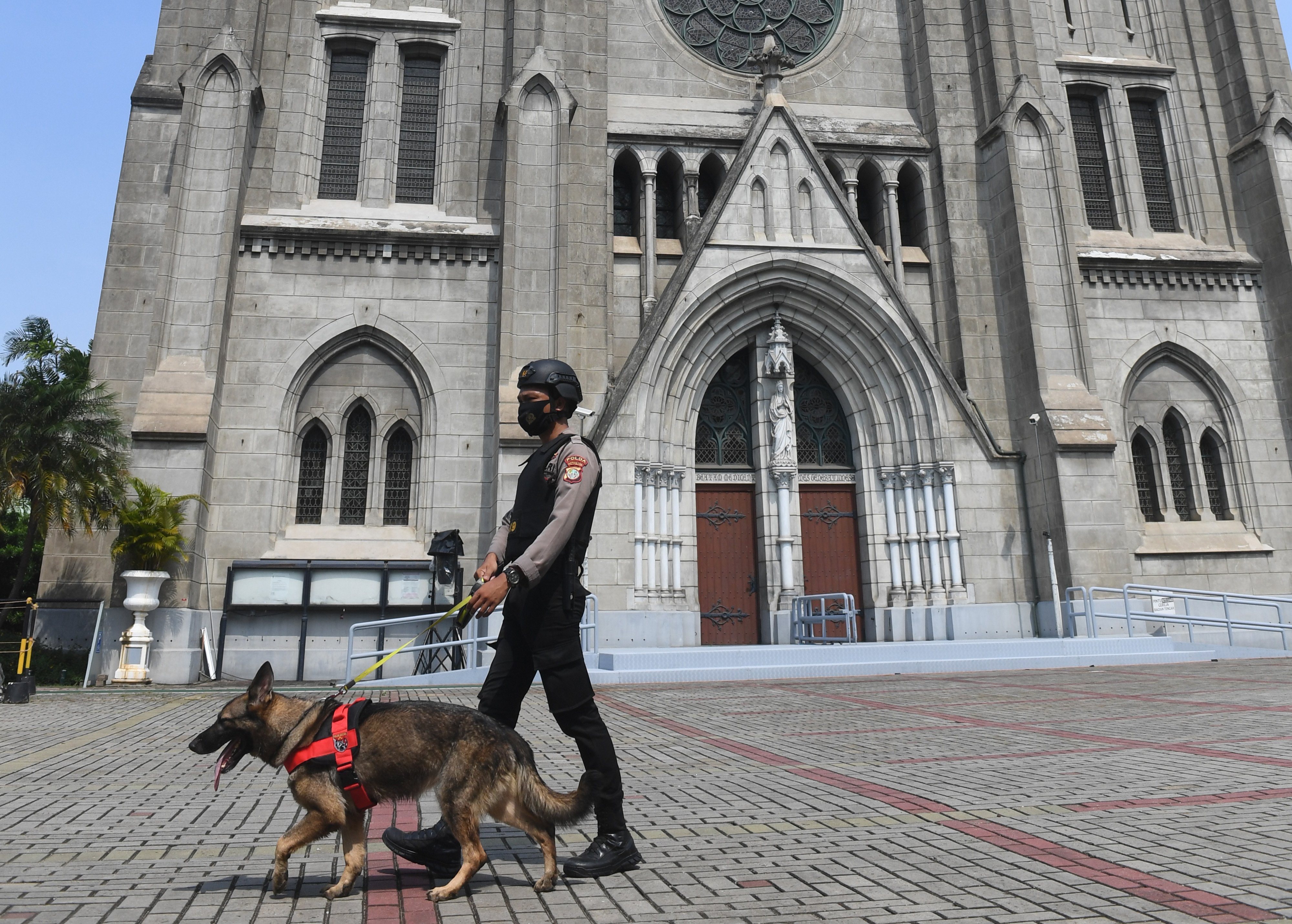 Kunjungi Katedral, Kapolri Pastikan Natal 2021 Berlangsung Aman dan Lancar 