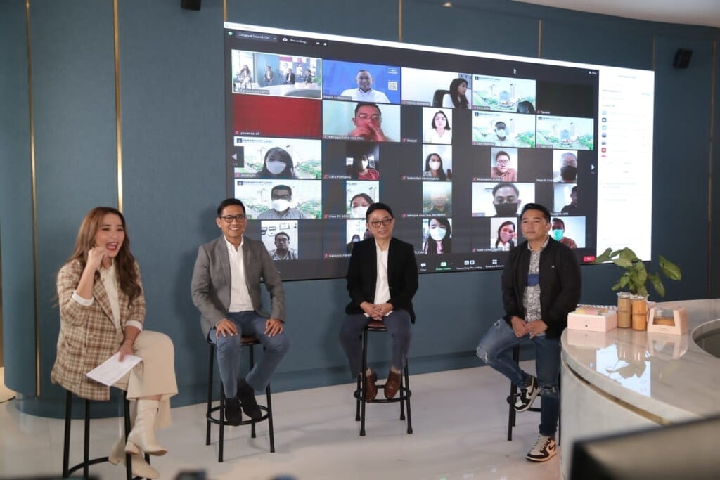 Diskusi mengenai pengembangan Kota Mandiri Gading Serpong