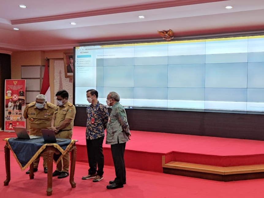 BSrE menerbitkan sertifikat elektronik yang menjadi identitas digital sekaligus sebagai media yang dapat memberikan jaminan keamanan.