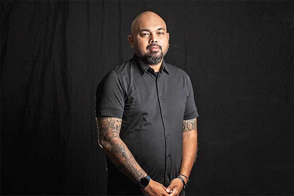 Pendeta Yerry Pattinasarany 