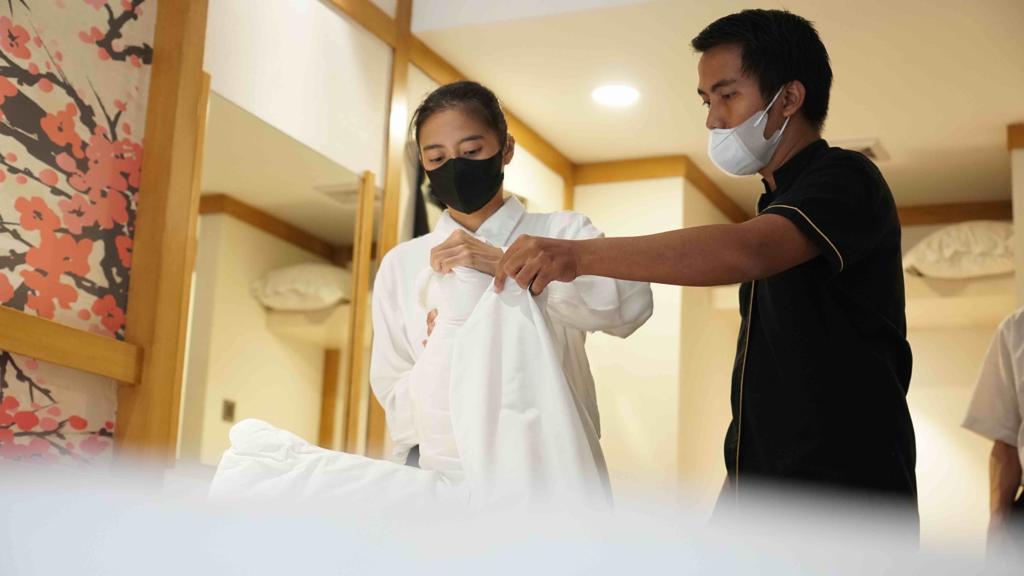 Penyandang disabilitas sedang mendapat pelatihan vokasional agar siap mendapat pekerjaan di Jakarta.