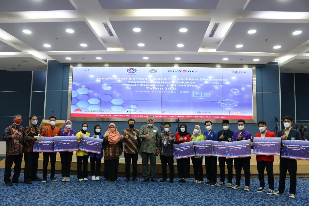 Penyaluran beasiswa dari Yayasan Beasiswa Jakarta melalui Bank DKI