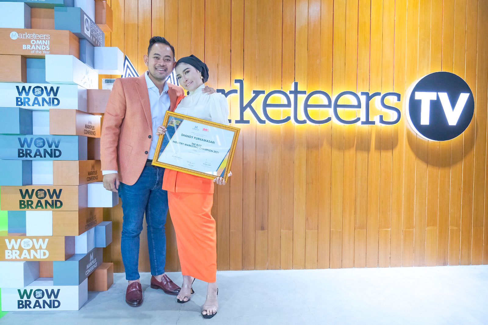 Sukses Buat MS Glow Bersaing dengan Produk Asing, Shandy Raih Penghargaan 