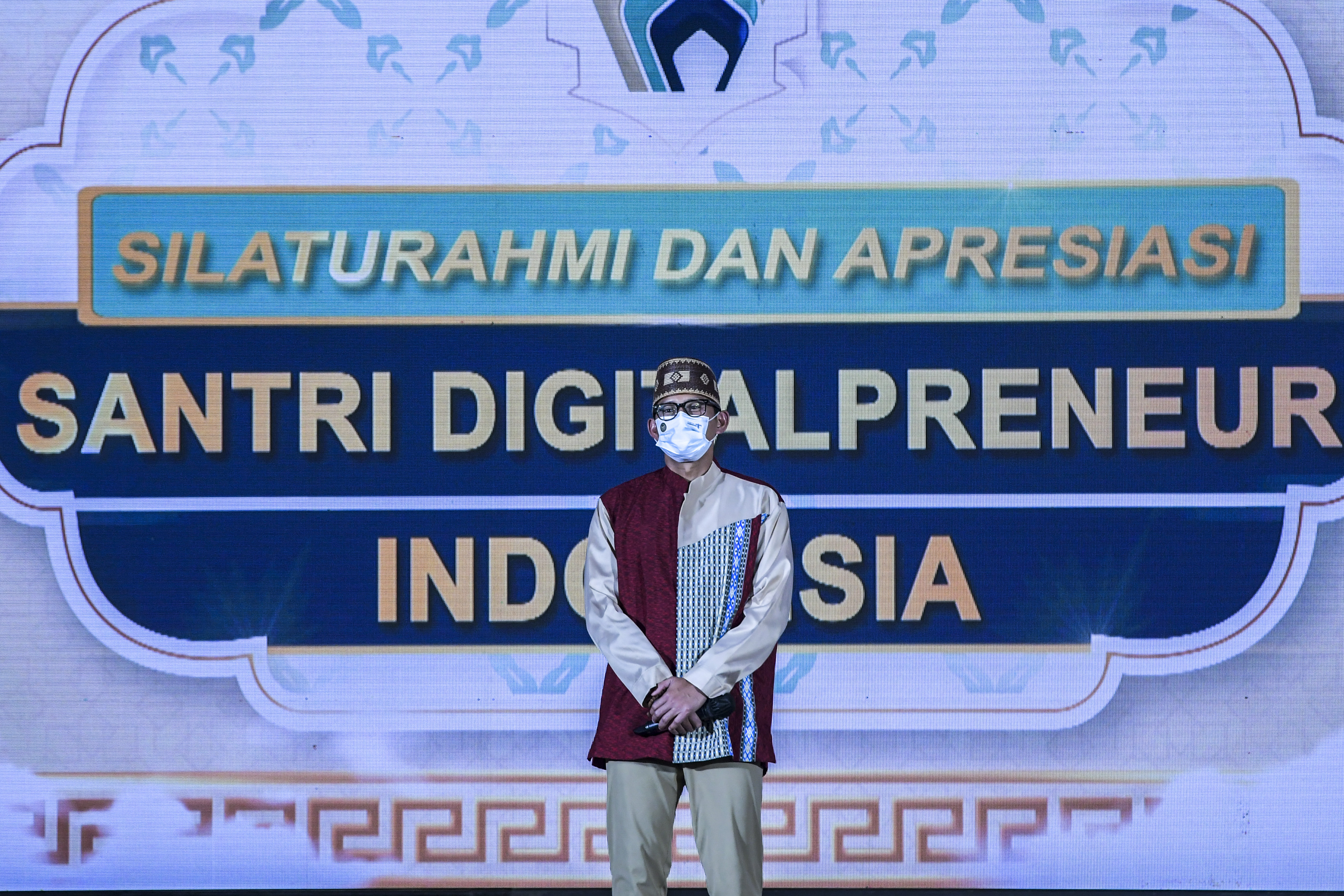 Menparekraf Sandiaga Uno saat menghadiri acara 'Santri Digitalpreneur Indonesia' di Pondok Pesantren Darunnajah, Jakarta, Sabtu (4/12).