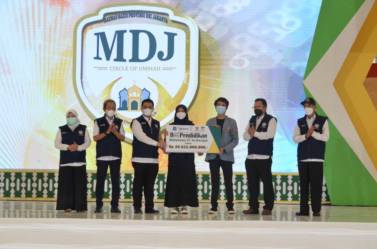 Acara Milad ke-53 Baznas Bazis DKI Jakarta di Jakarta International Velodrome, Jakarta Timur, Kamis (9/12).