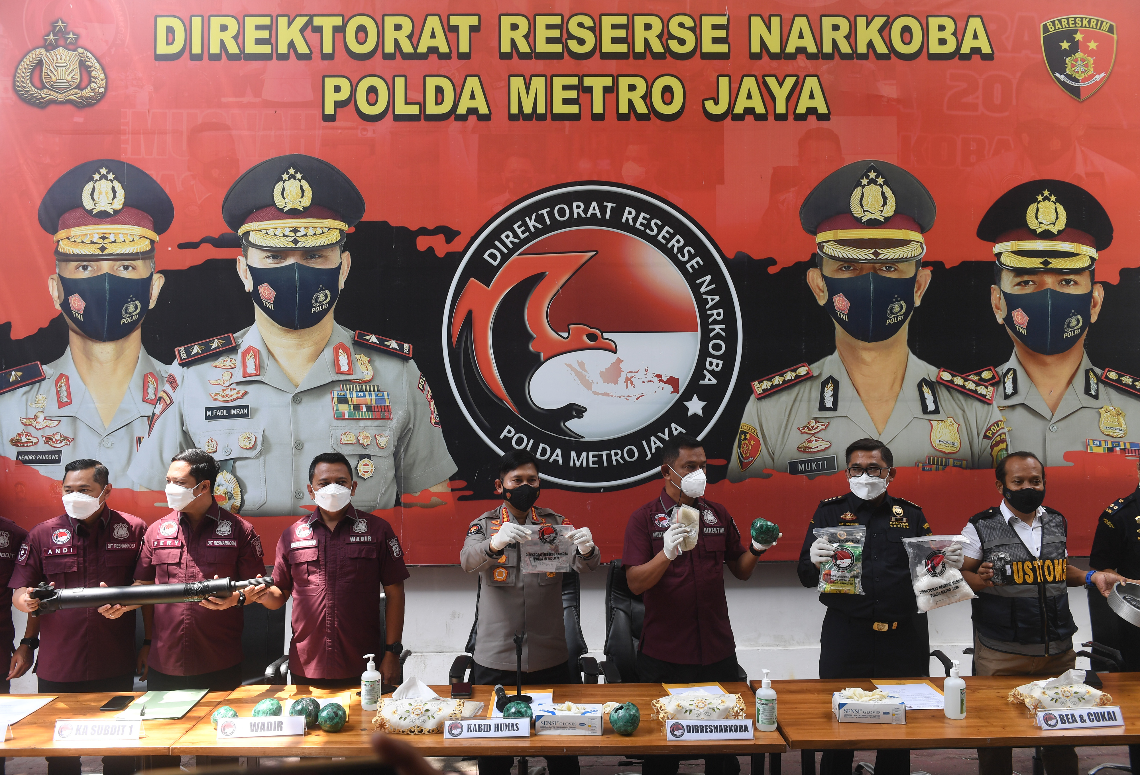 Rilis pengungkapan jaringan narkoba internasional di Polda Metro Jaya, Jakarta, Kamis (9/12/2021)