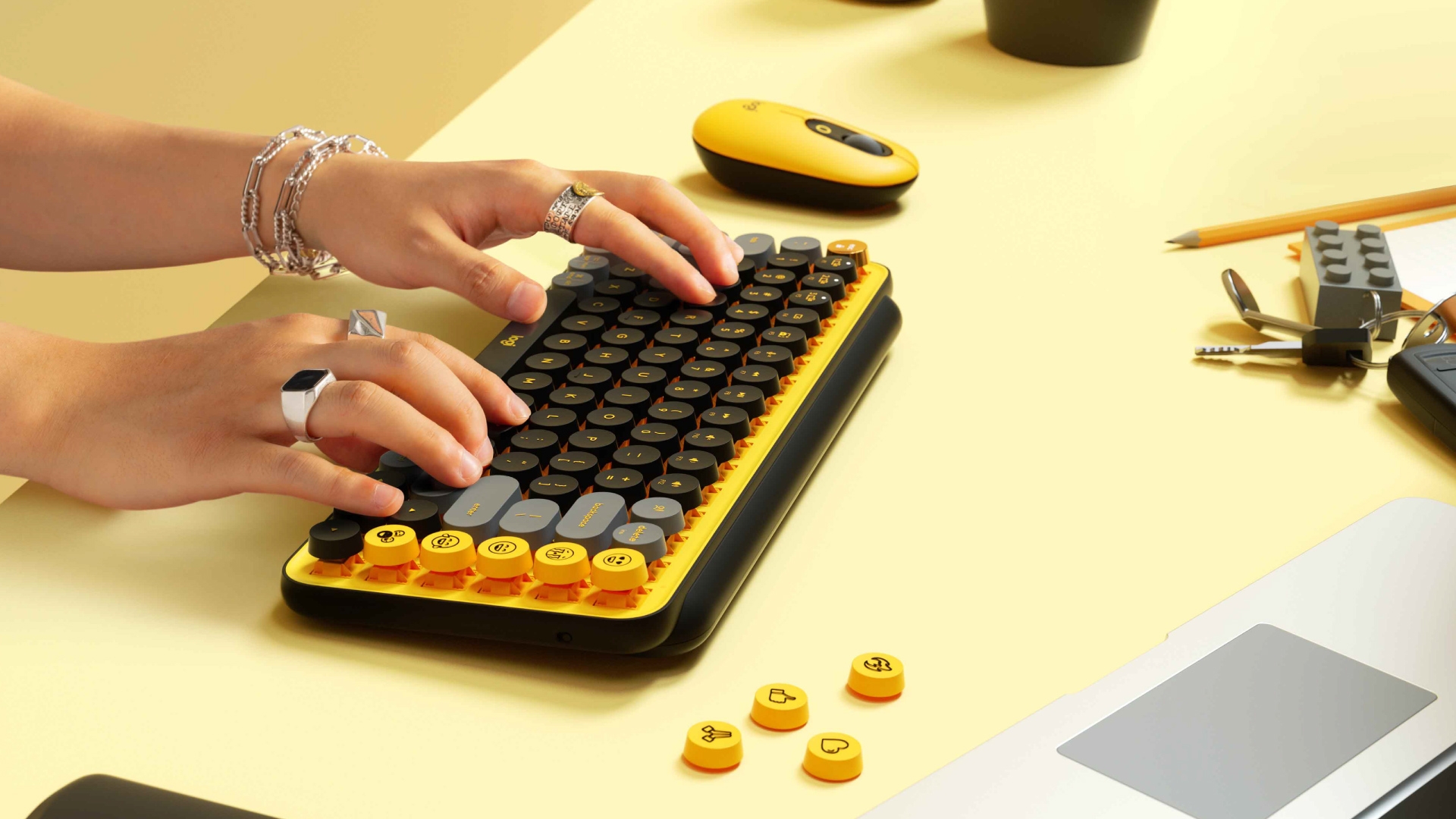 Porduk POP Keyboard dan POP Mouse Logitech