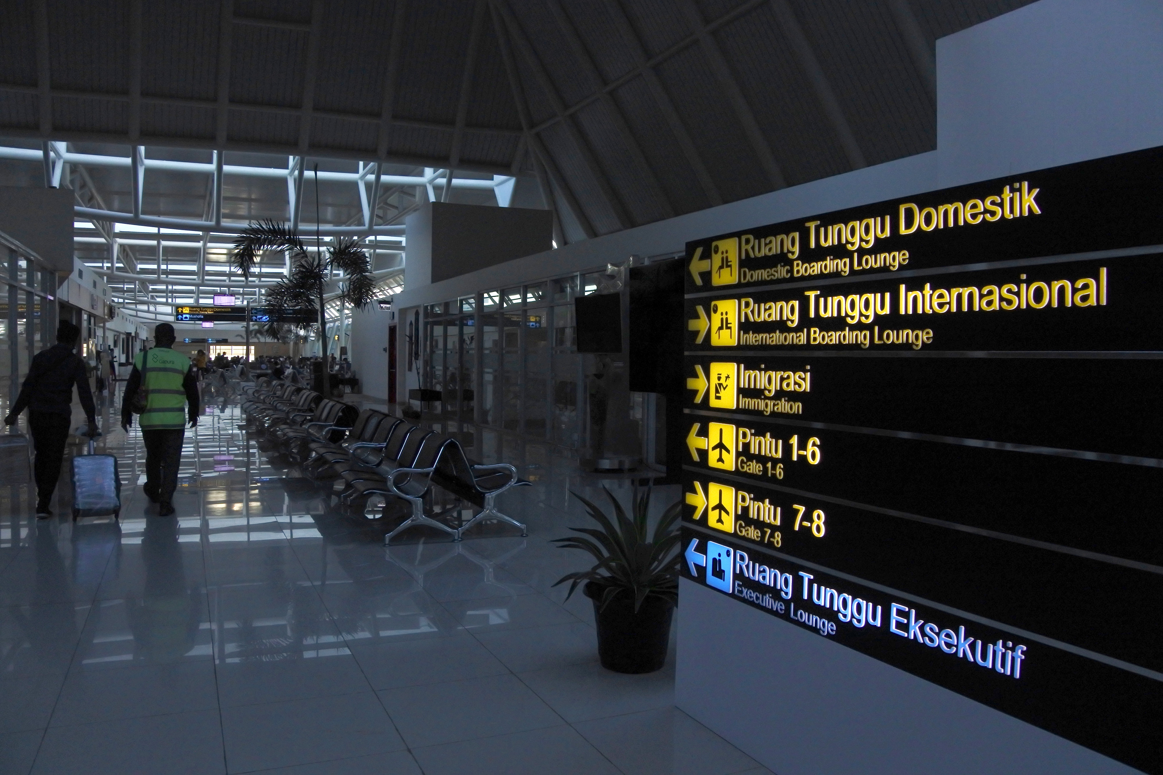 Suasana Bandara El Tari Kupang, salah satu bandara yang dikelola Angkasa Pura I