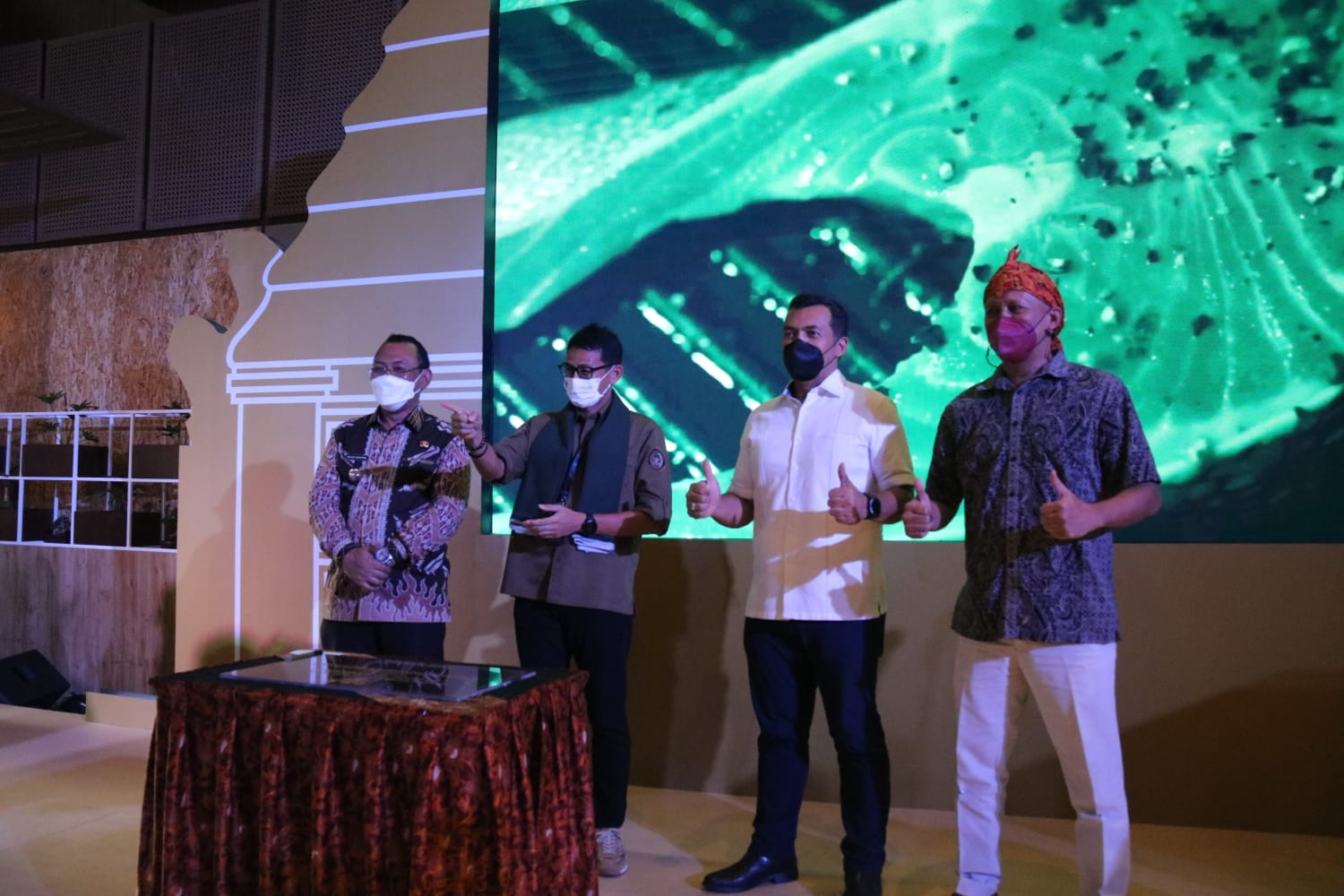 Menparekraf Sandiaga Uno saat meresmikan The Surosowan Restaurant