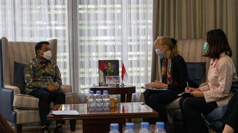 Kepala Staf Kepresidenan Moeldoko menjamu Duta Besar Jerman untuk Indonesia Ina Lepel di Gedung Bina Graha Jakarta, Senin (13/12).