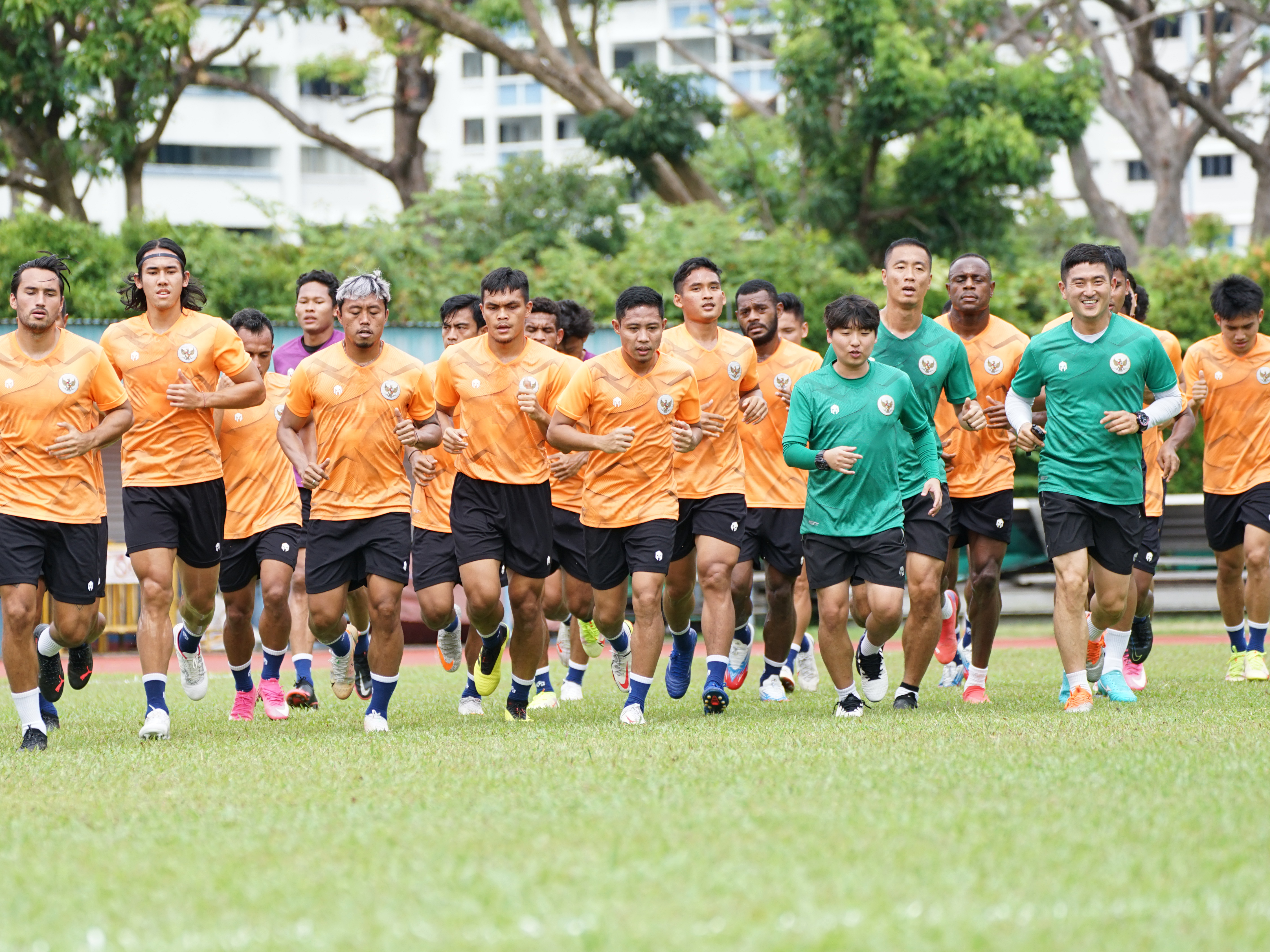 Timnas Indonesia berlatih bersama di Singapura, kemarin, sebagai persiapan menghadapi laga perdana Piala AFF 2020.