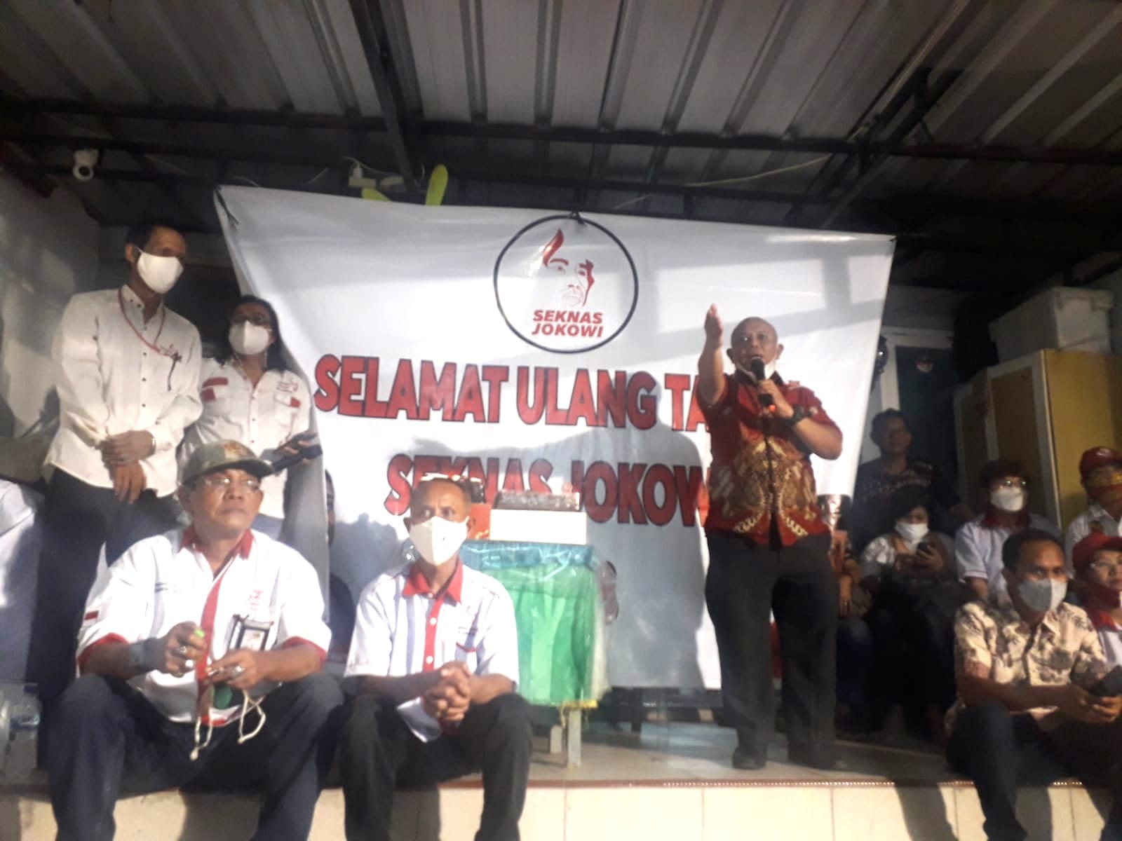 Monisyah Wakil Ketua DPN Seknas Jokowi sekaligus Ketua Seknas Jokowi DKI Jakarta tengah memberikan sambutan. 