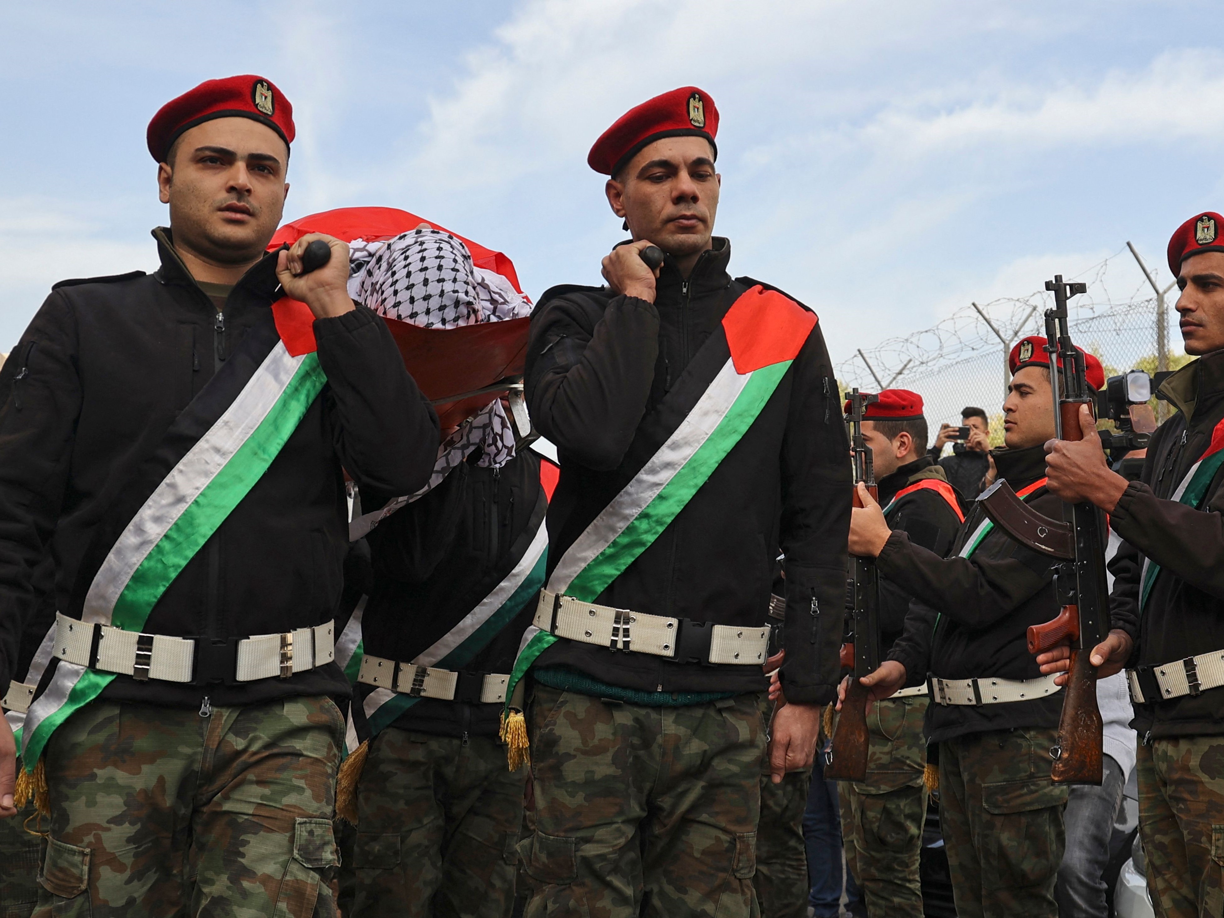 Pasukan Israel Tangkap Warga di Kota Palestina, Satu Tewas