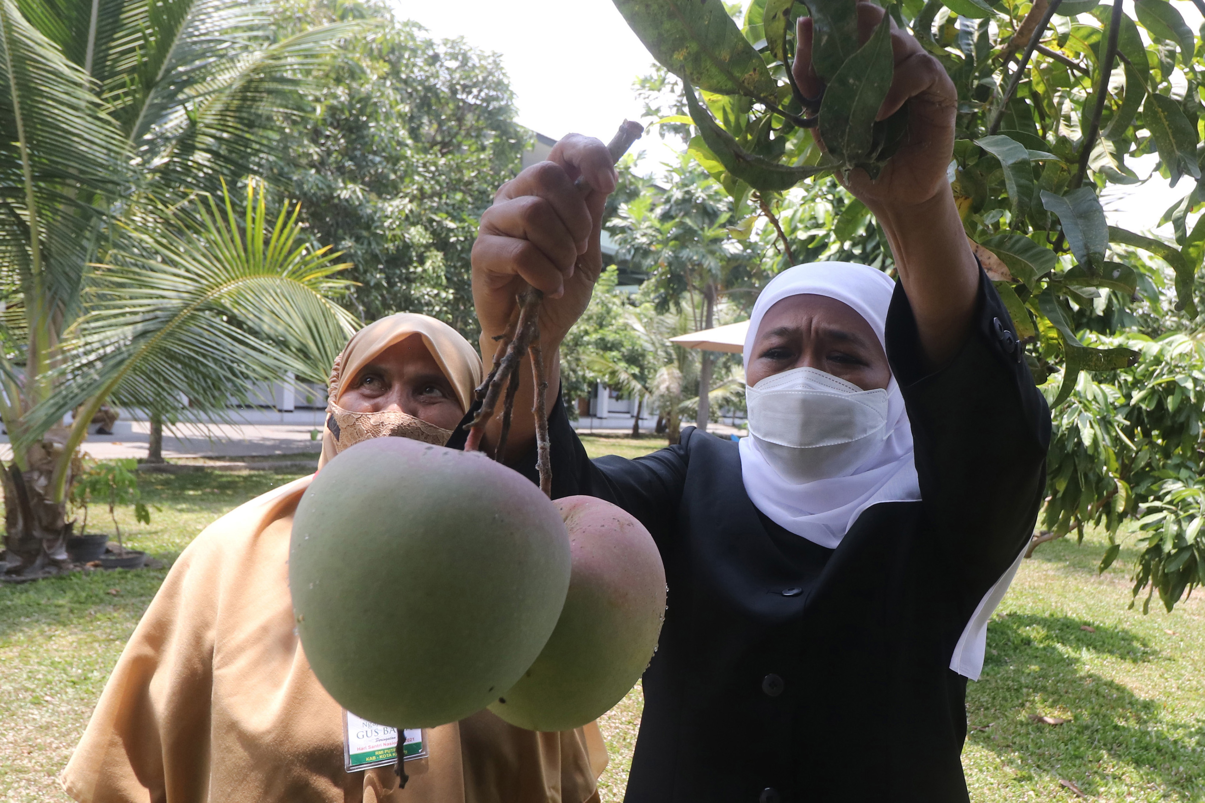 Gubernur Khofifah Persiapkan Jatim Bangkit, Bekerja Sama dengan BI dan OJK