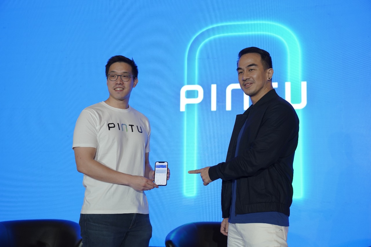 Founder and CEO Pintu Jeth Soetoyo bersama Brand Ambassador Joe Taslim.
