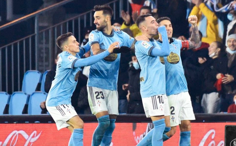 Para pemain Celta Vigo melakukan selebrasi usai mencetak gol ke gawnag Espanyol di laga La Liga.
