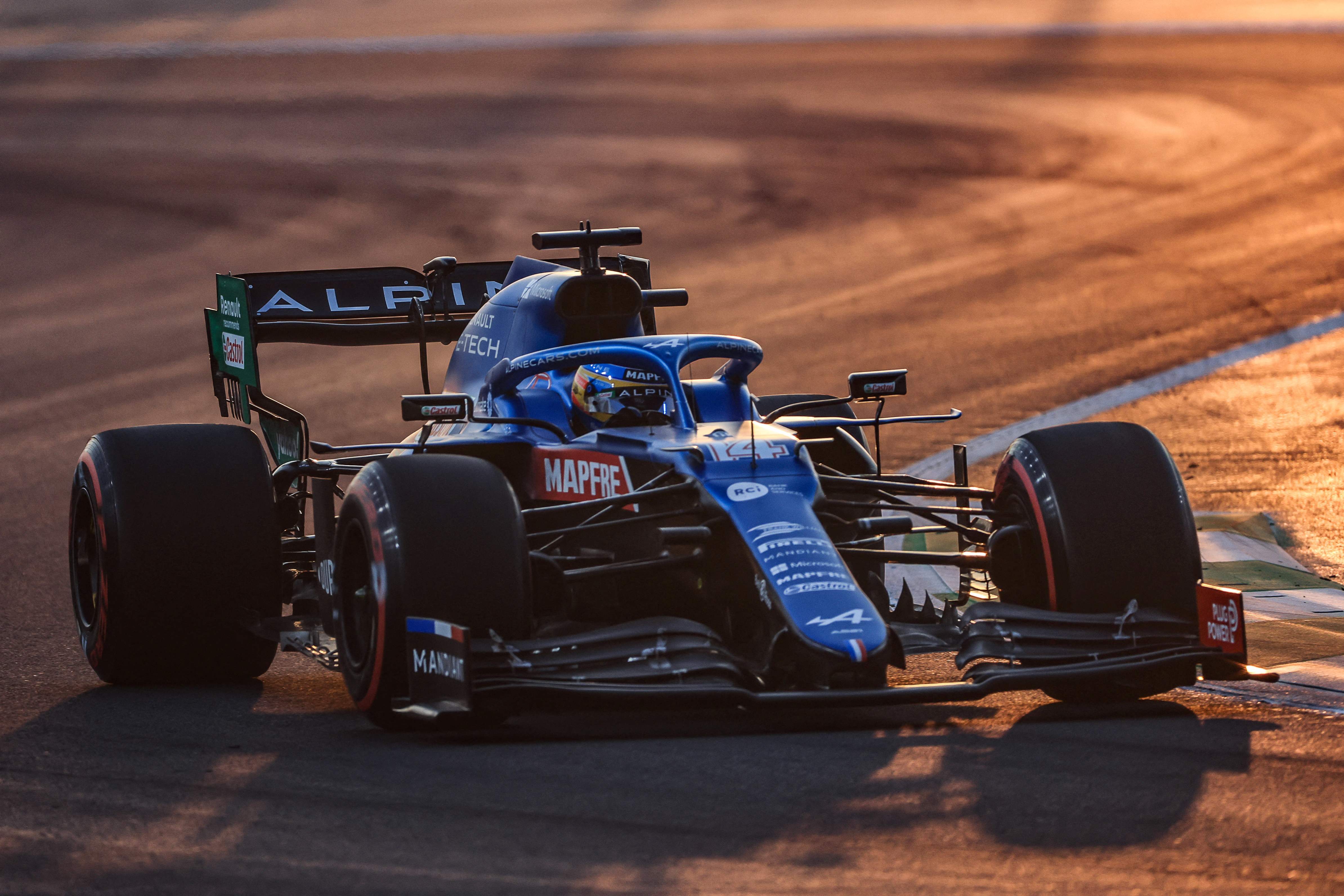 Pembalap Alpine Fernando Alonso