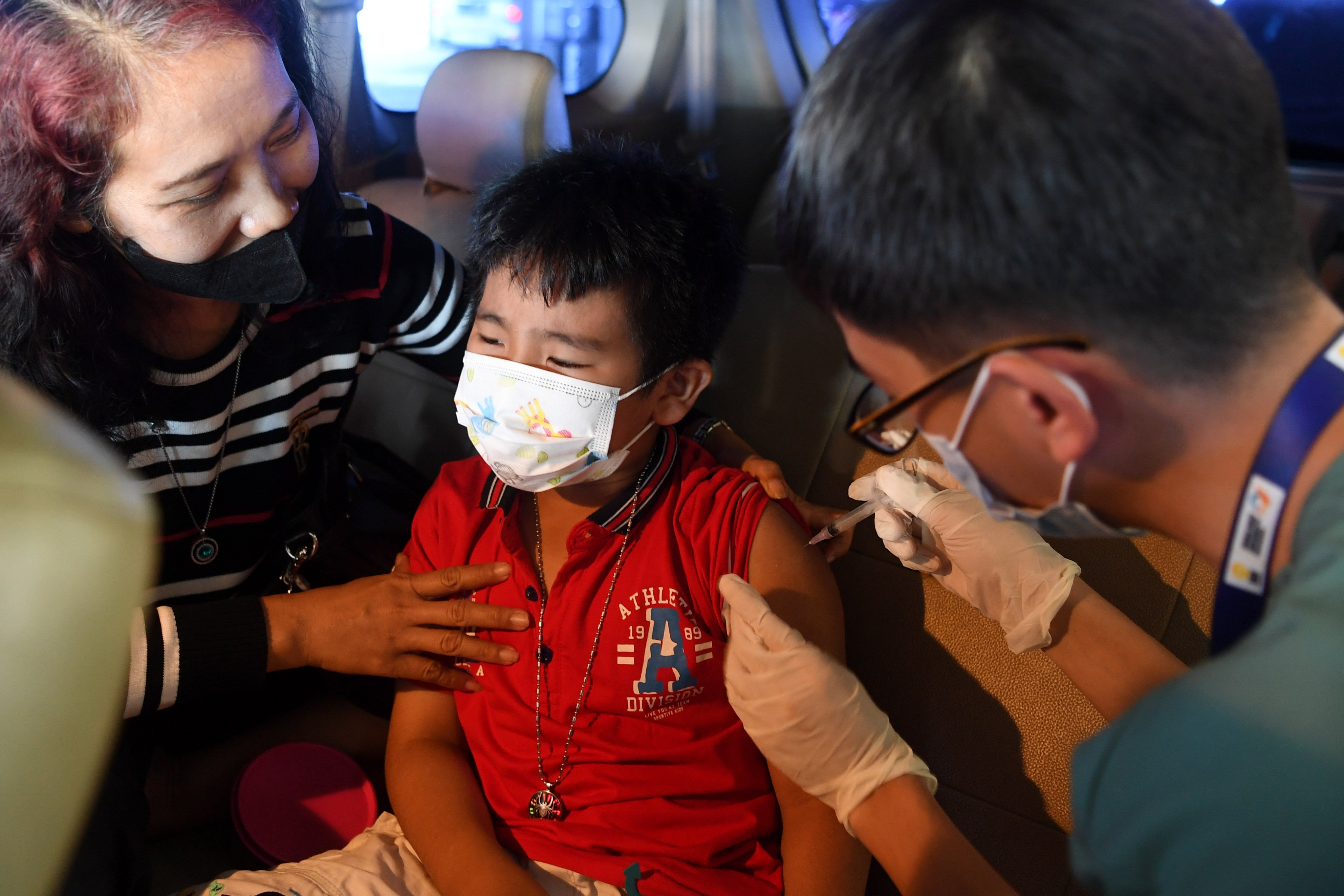 Vaksinasi anak 6-11 tahun di Depok, JAwa Barat