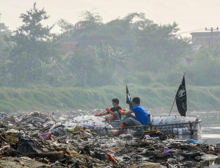 Sampah di sungai
