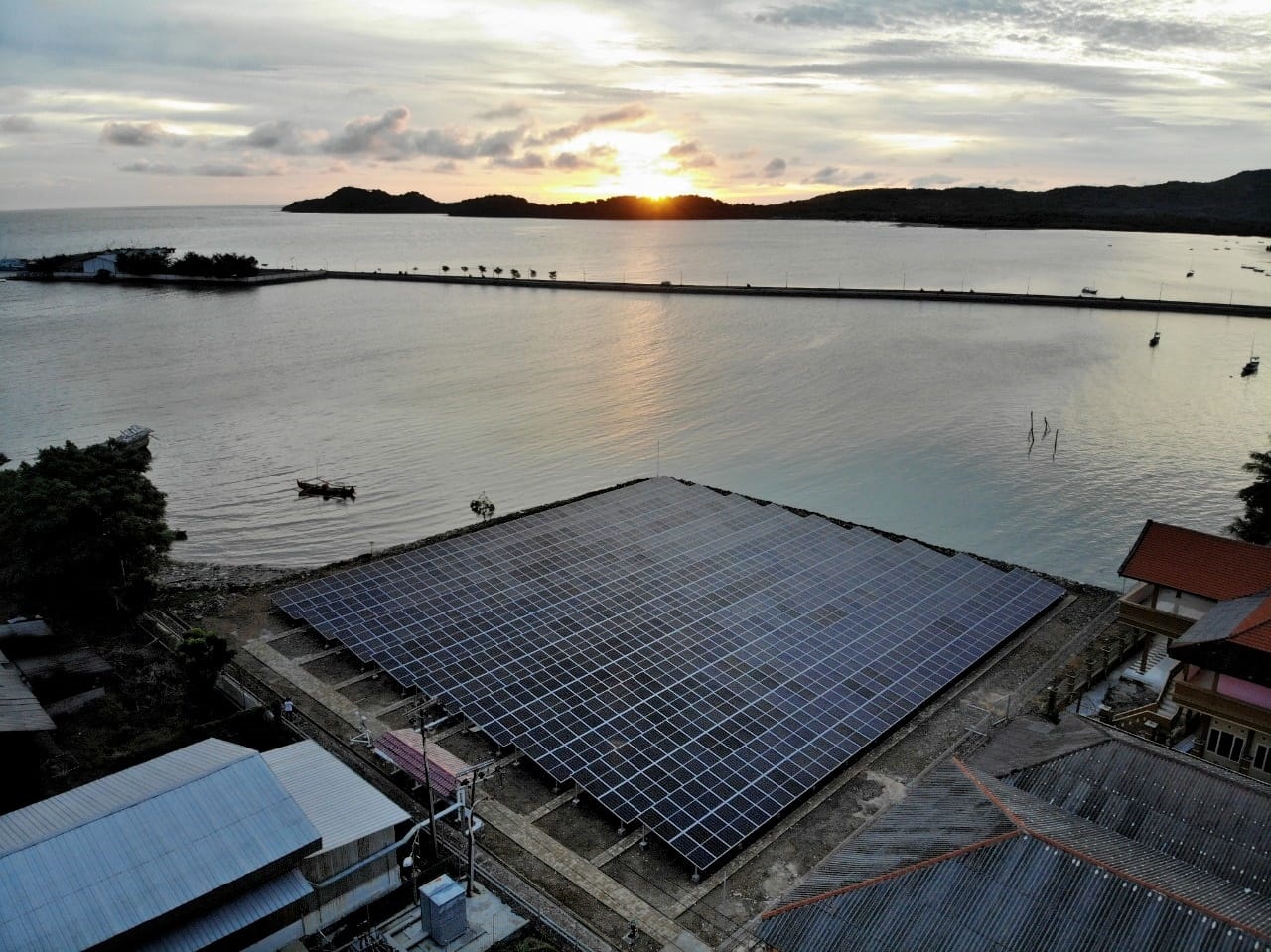 PLTS Bawean resmi beroperasi.