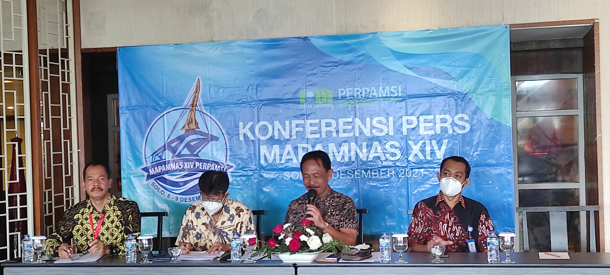 Ketua Umum Perpamsi ( periode 2017 - 2021) Rudie Kusmayadi bersama pengurus Perpamsi gelar jumpa pera teekait Mapamnas XIV di Solo.