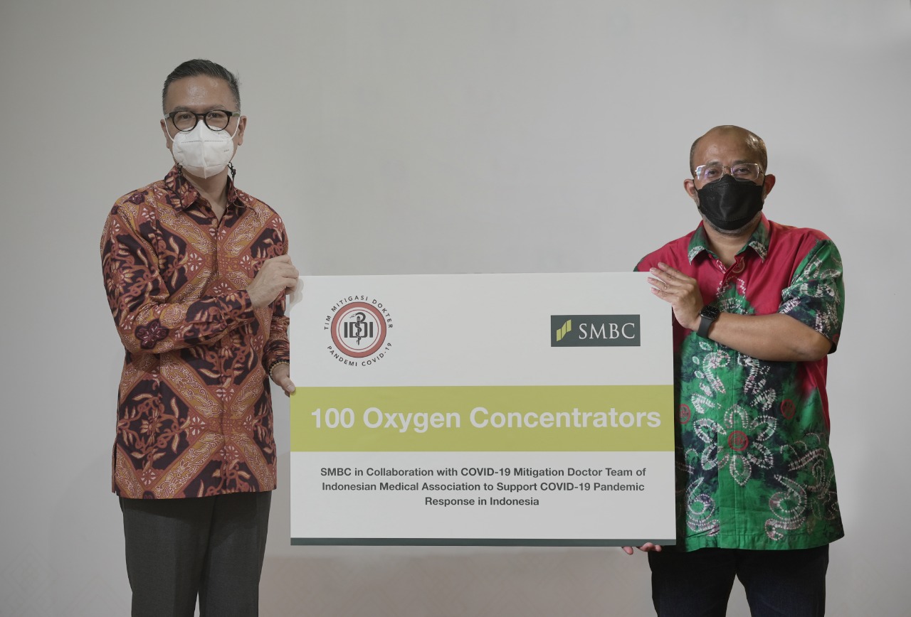 Acara serah terima 100 unit konsentrator oksigen dari SMBC kepada Pengurus Besar Ikatan Dokter Indonesia (IDI). 