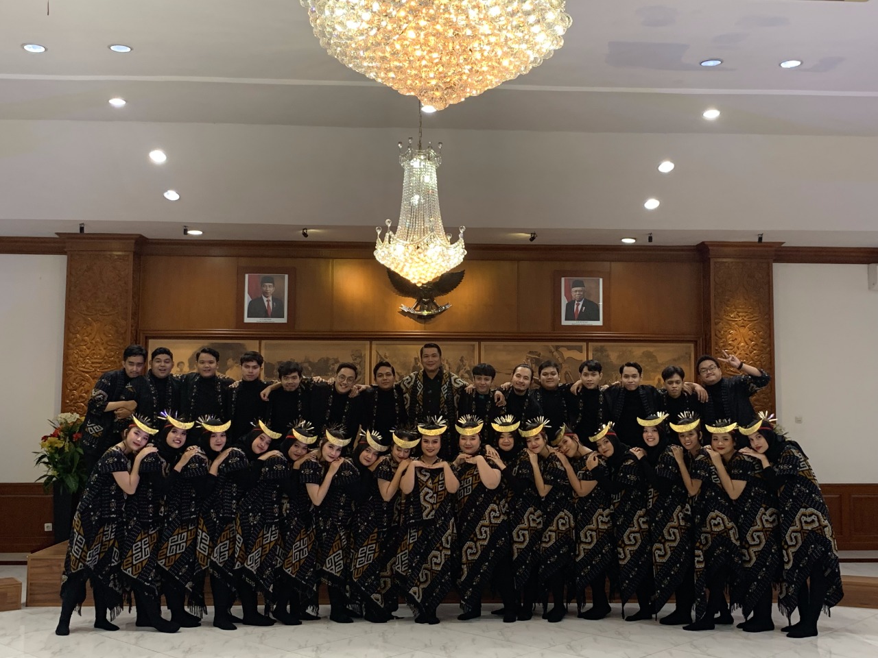 Paduan Suara Universitas Pancasila yang mengikuti The 10th Bali International Choir Festival 2021 secara daring.