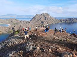 Pariwisata di Labuan Bajo Nusa Tenggara Timur kini kembali bergeliat setelah dihantam pandemi covid-19. 