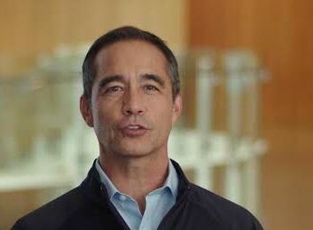 Dr. Kent Bradley mengajak Anda dapat mulai meningkatkan kebiasaan dan gaya hidup yang lebih sehat.