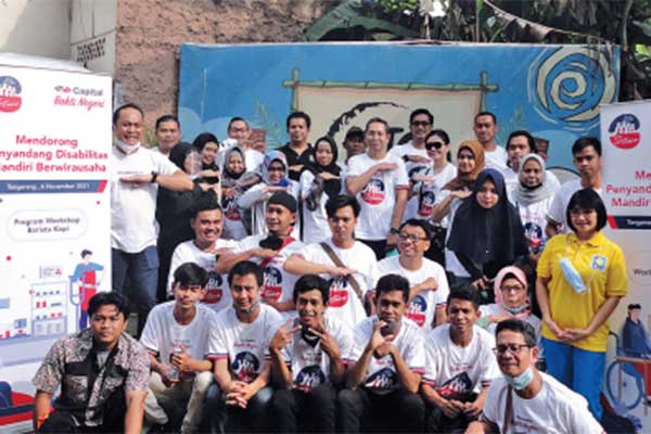 Para penyandang disabilitas foto bersama sesusai mengikuti pelatihan wirausaha mandiri di kampus Kita Setara.