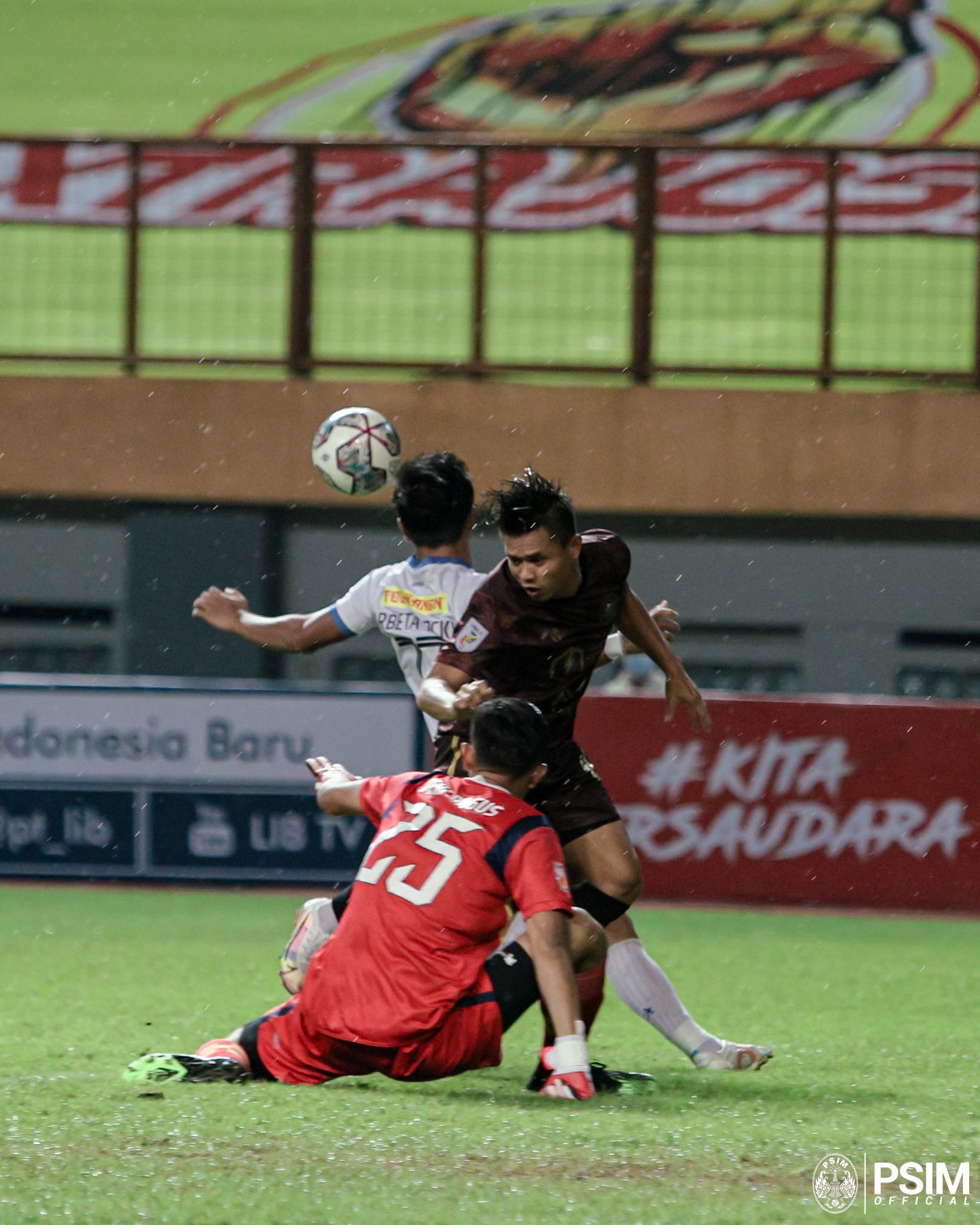 Laga PSIM Yogyakarga versus Sulut United