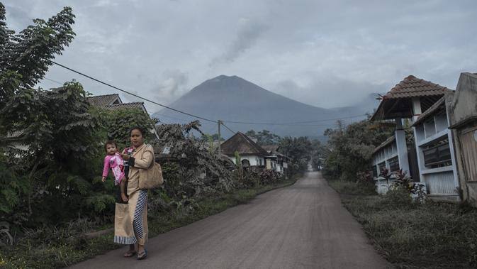 Warga di Gunung Semeru