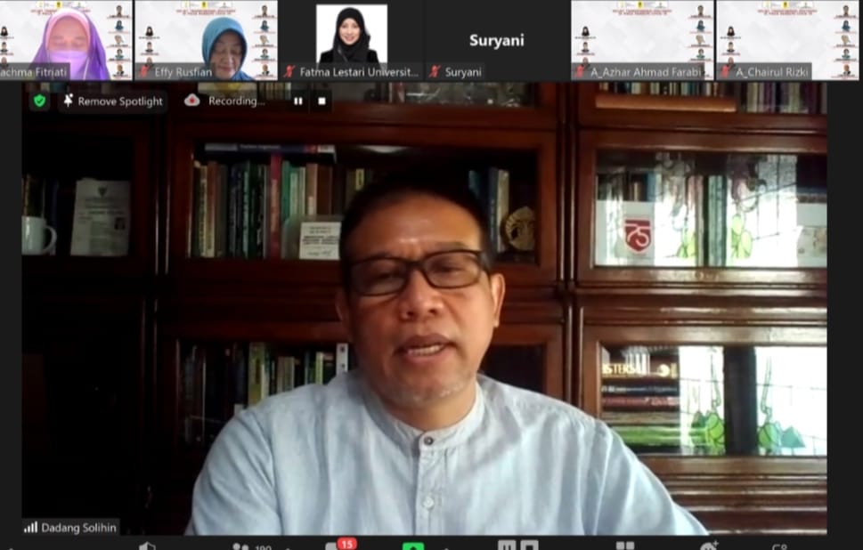 Sekjen IKAL DKI Jakarta, Dadang Solihin membuka webinar nasional dengan tema 