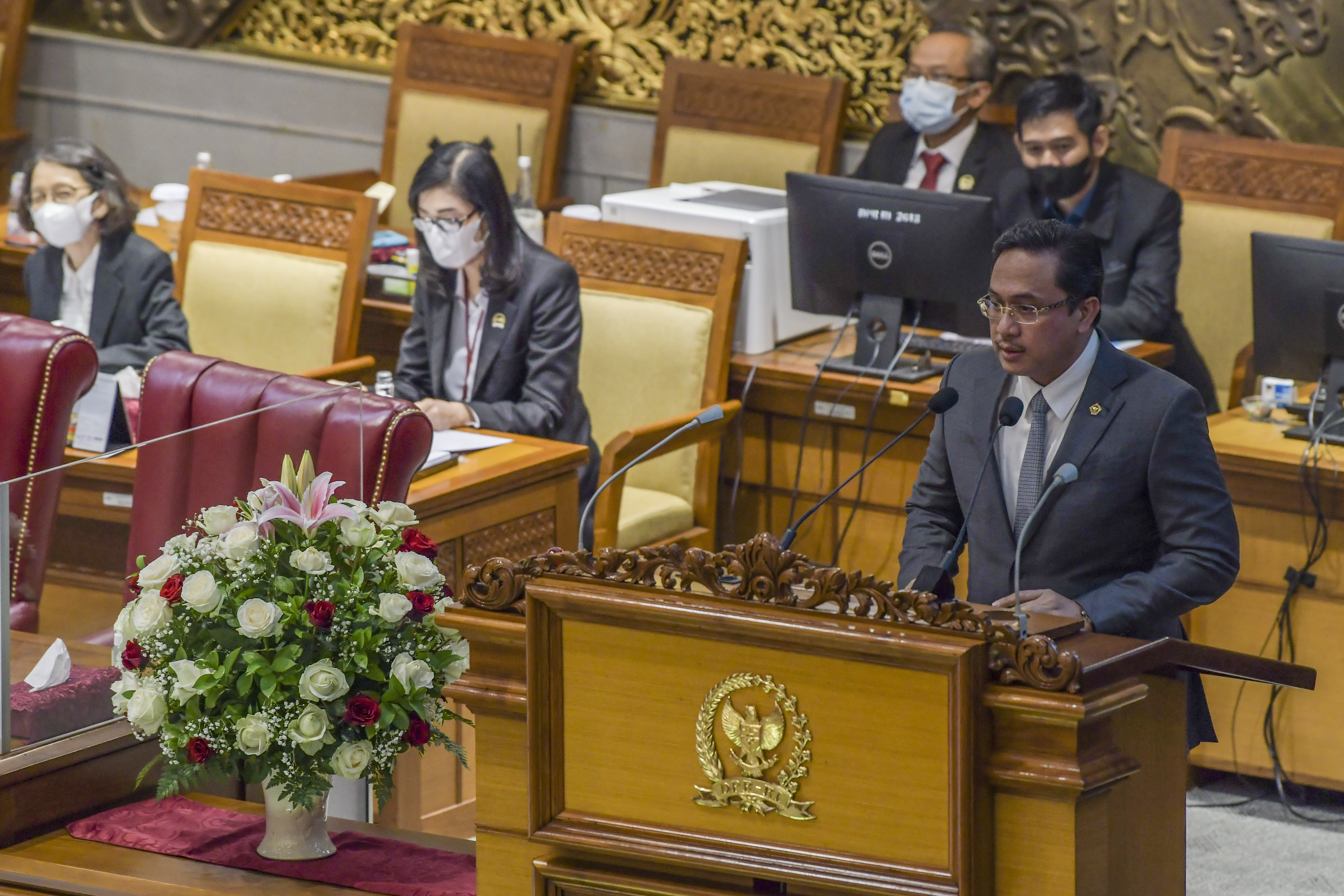 Ketua BPK  Agung Firman Sampurna menyampaikan tanggapan pada rapat paripurna DPR Ke-10 masa Persidangan II Tahun Sidang 2021-2022.