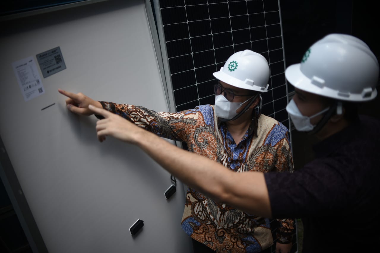 Program Utomo SolaRUV Buka Kesempatan Masyarakat dan UMKM Miliki PLTS Atap 